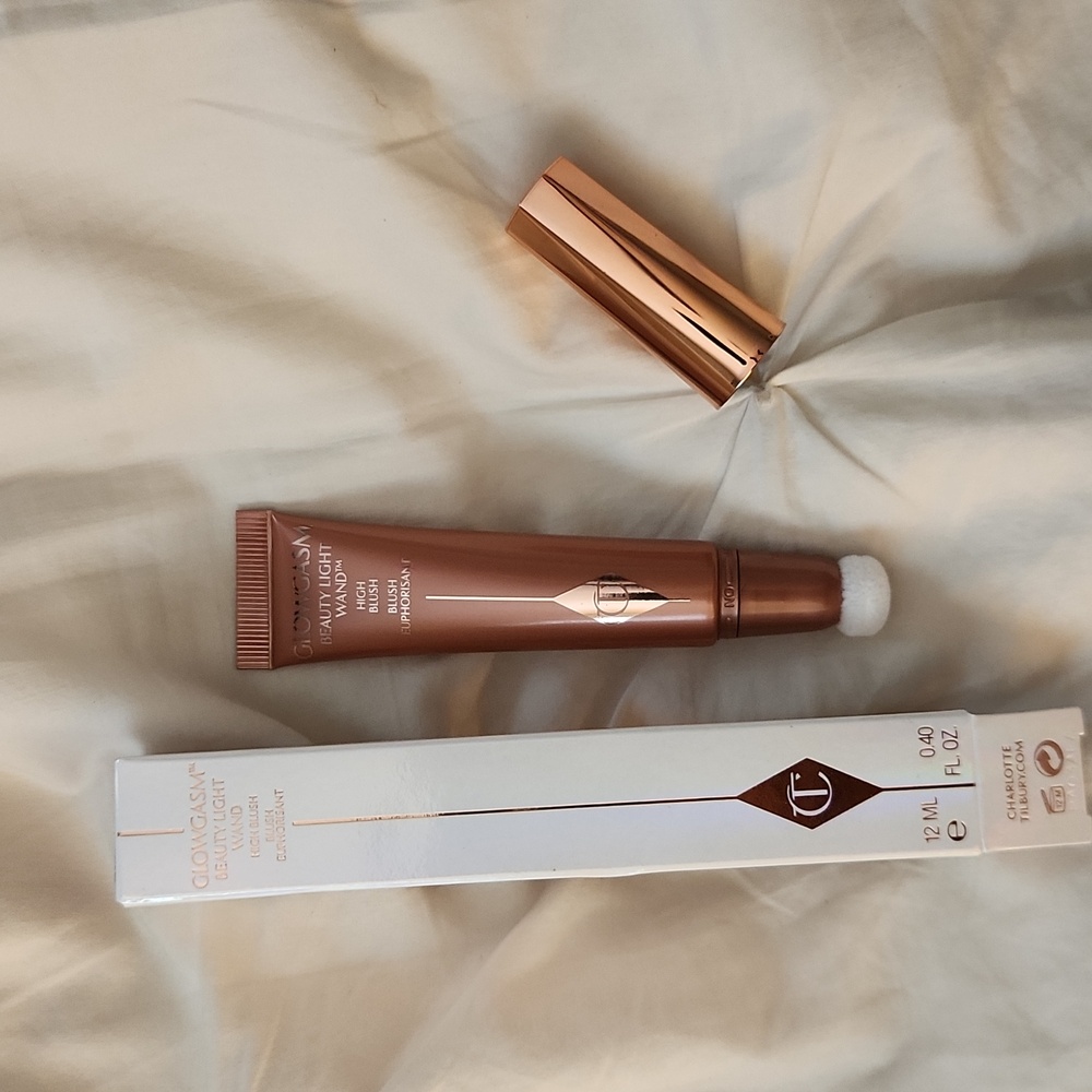 Charlotte tilbury pinkgasm beauty highlighter wand